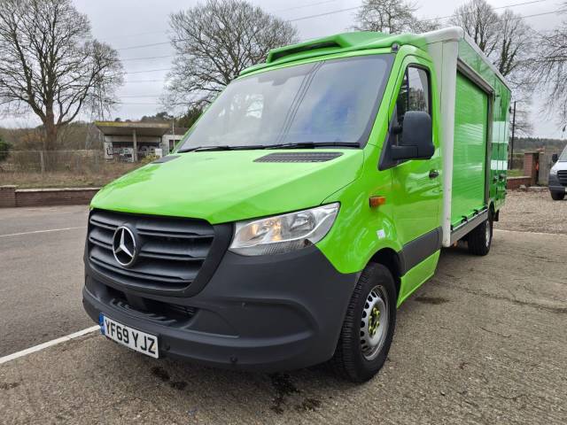 Mercedes-Benz Sprinter 2.1 3.5t Chassis Cab 9G-Tronic Fridge Van Diesel Green