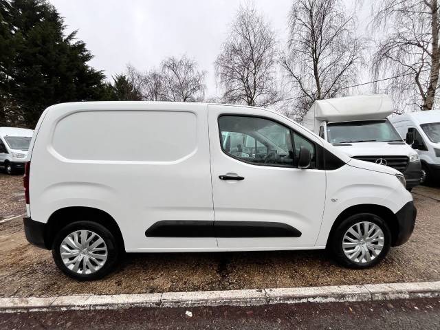 2019 Peugeot Partner 1000 1.5 BlueHDi 100 Professional Van
